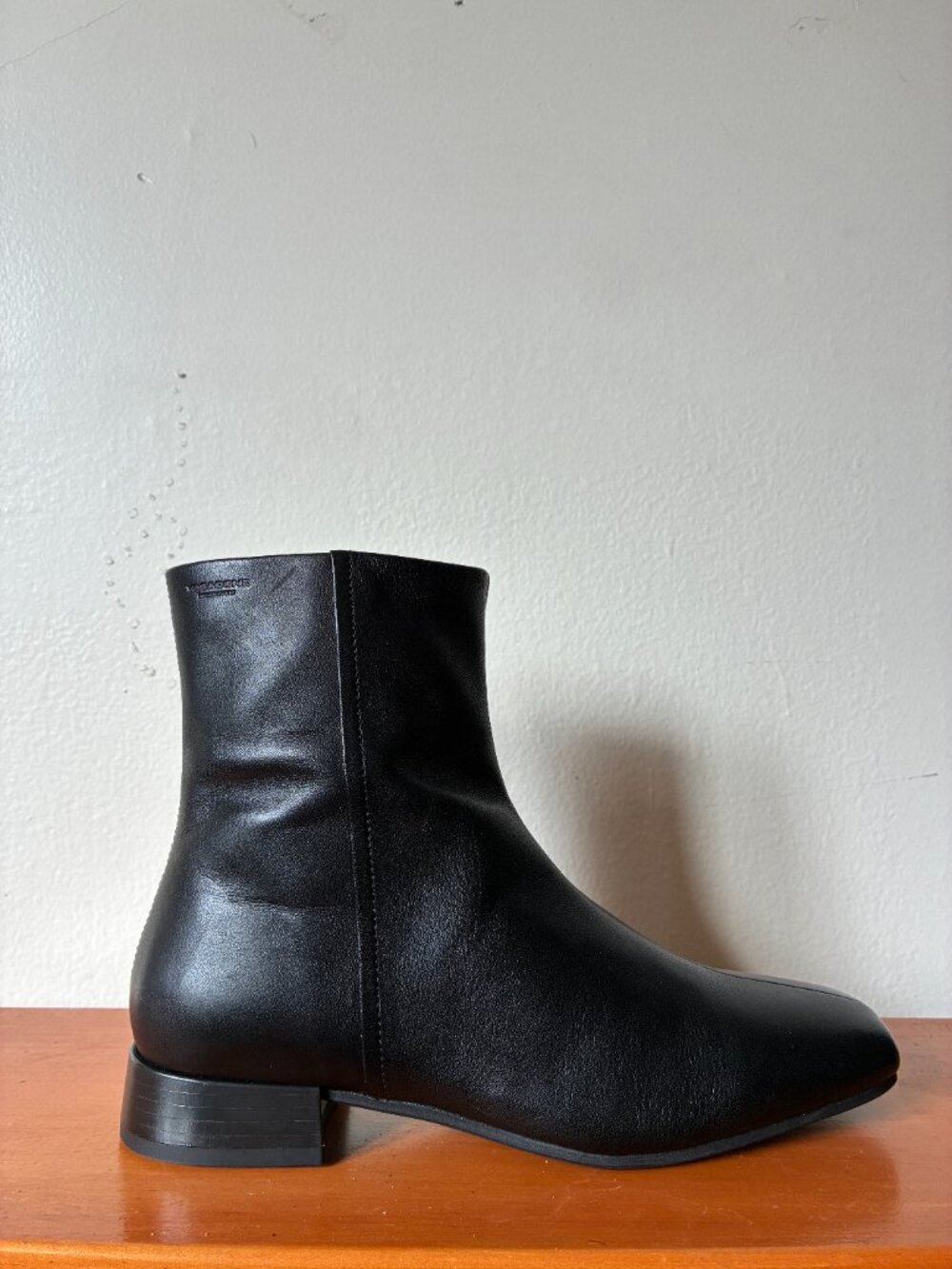 Vagabond Mona Leather Ankle Boots / Side Zip Block Heel / EU Size 37 US Size 7